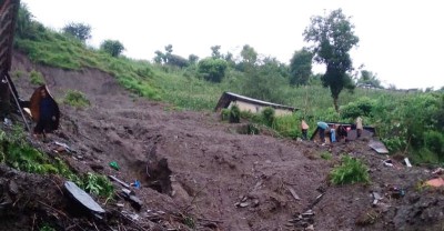 लमजुङको बगुममा पहिरोले घर बगायो, एकै परिवारका ४ बेपत्ता